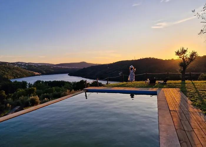 Casas De Gondarem By The Douro Valley *