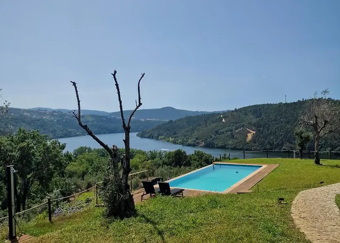 Дом отдыха Casas De Gondarem By The Douro Valley Raiva